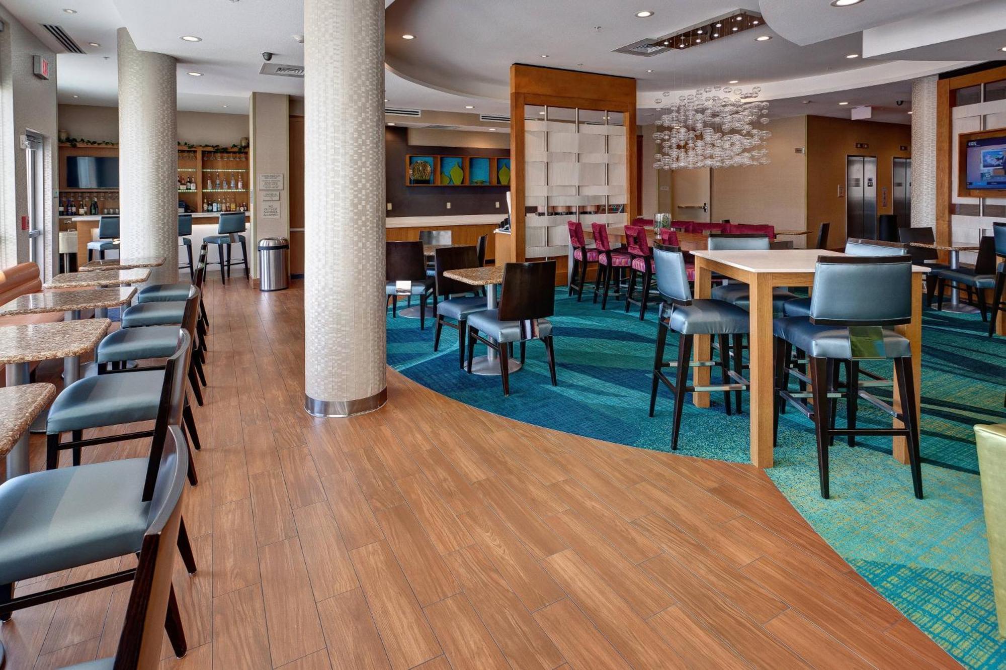 Springhill Suites By Marriott Wichita Airport Esterno foto
