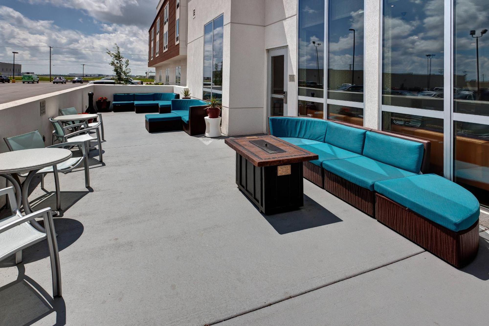 Springhill Suites By Marriott Wichita Airport Esterno foto