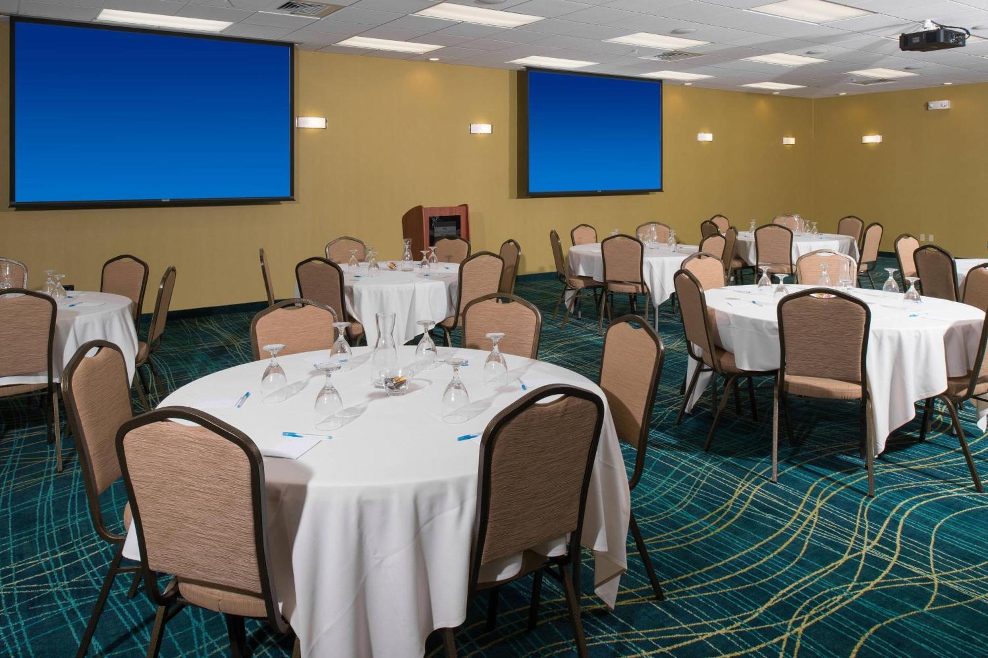 Springhill Suites By Marriott Wichita Airport Esterno foto