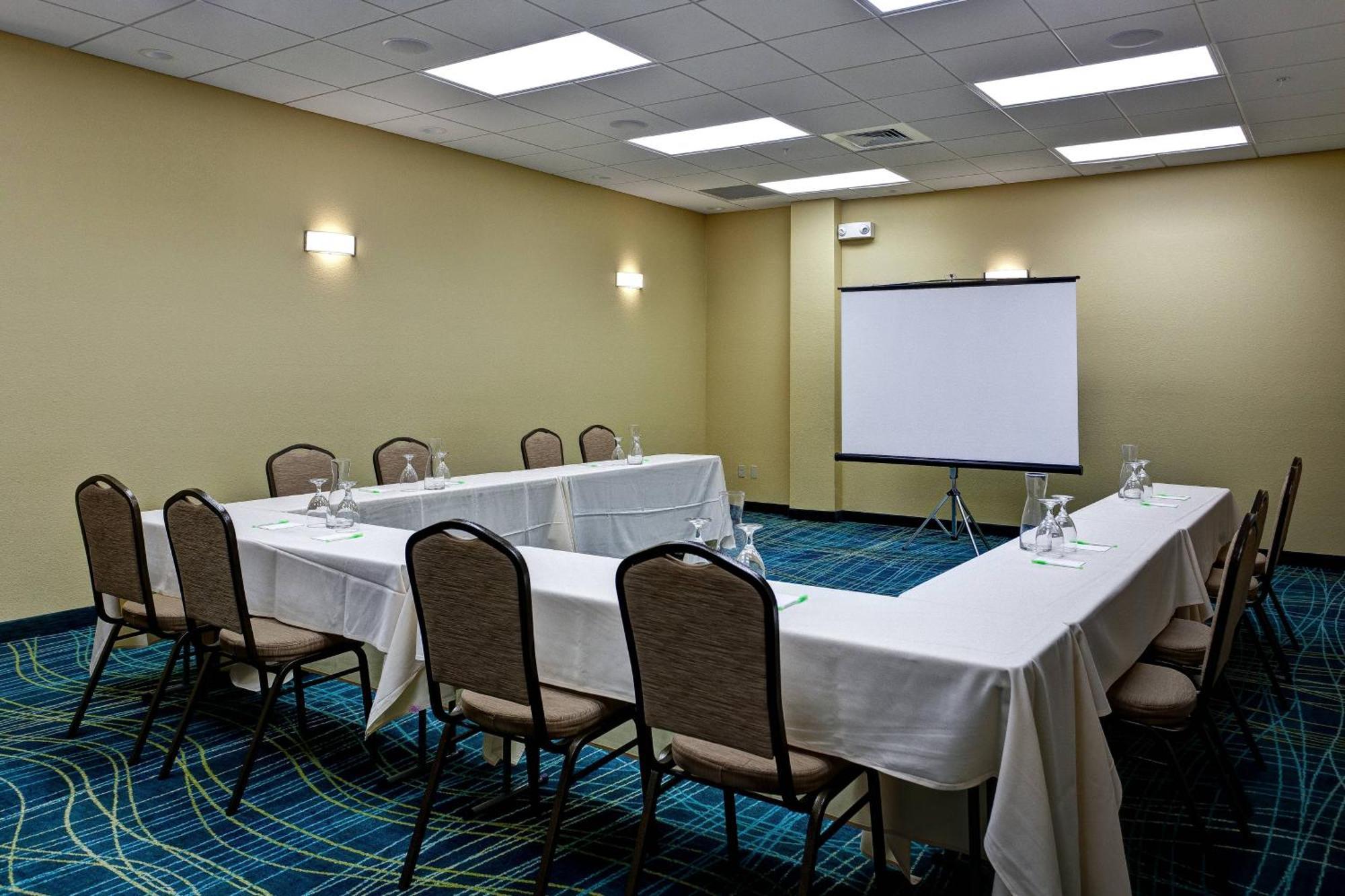 Springhill Suites By Marriott Wichita Airport Esterno foto