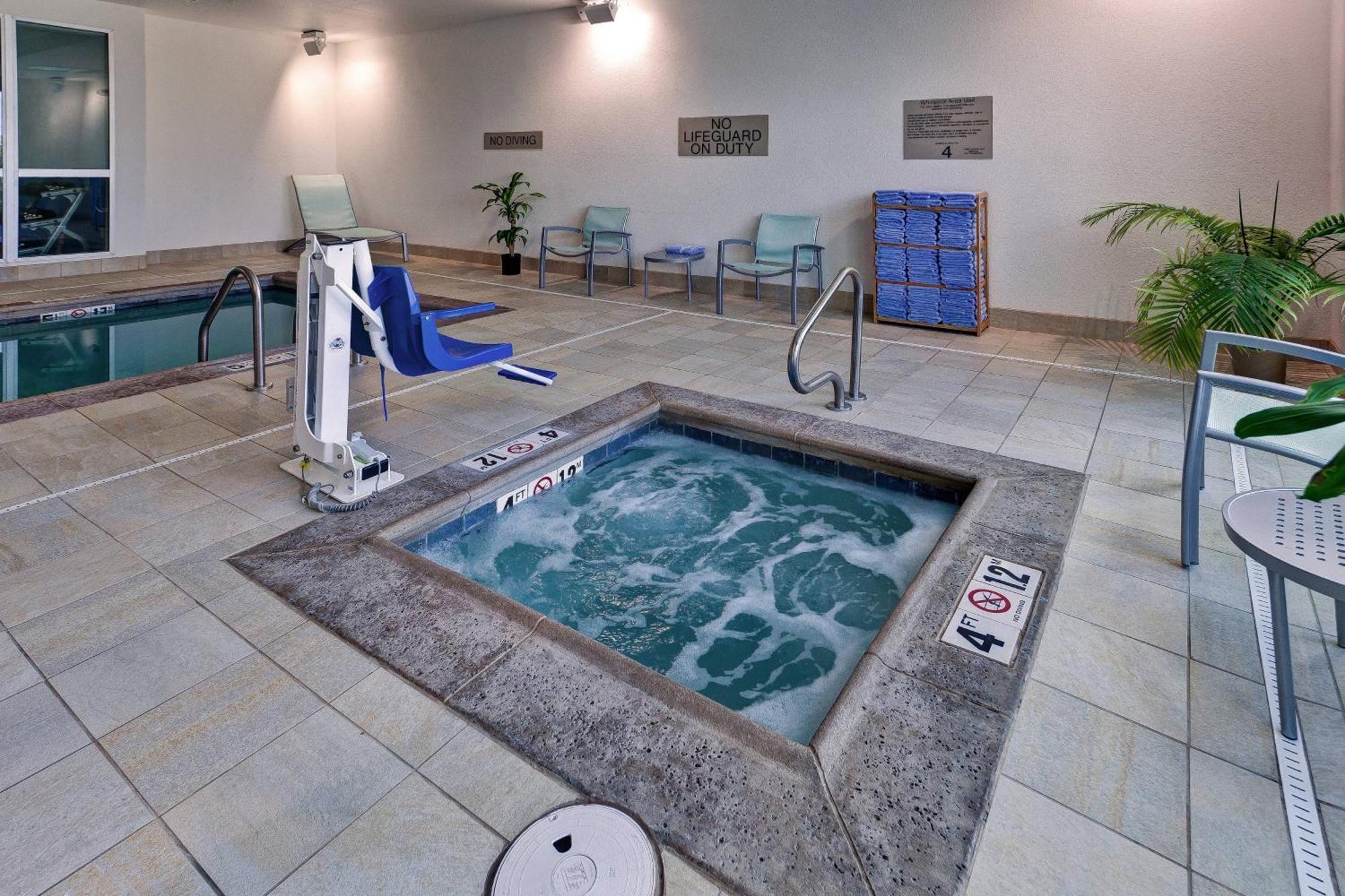 Springhill Suites By Marriott Wichita Airport Esterno foto
