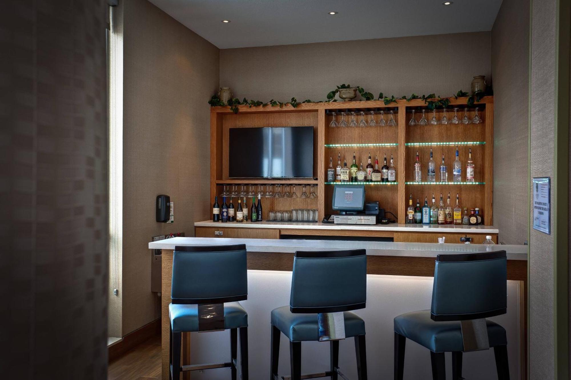 Springhill Suites By Marriott Wichita Airport Esterno foto