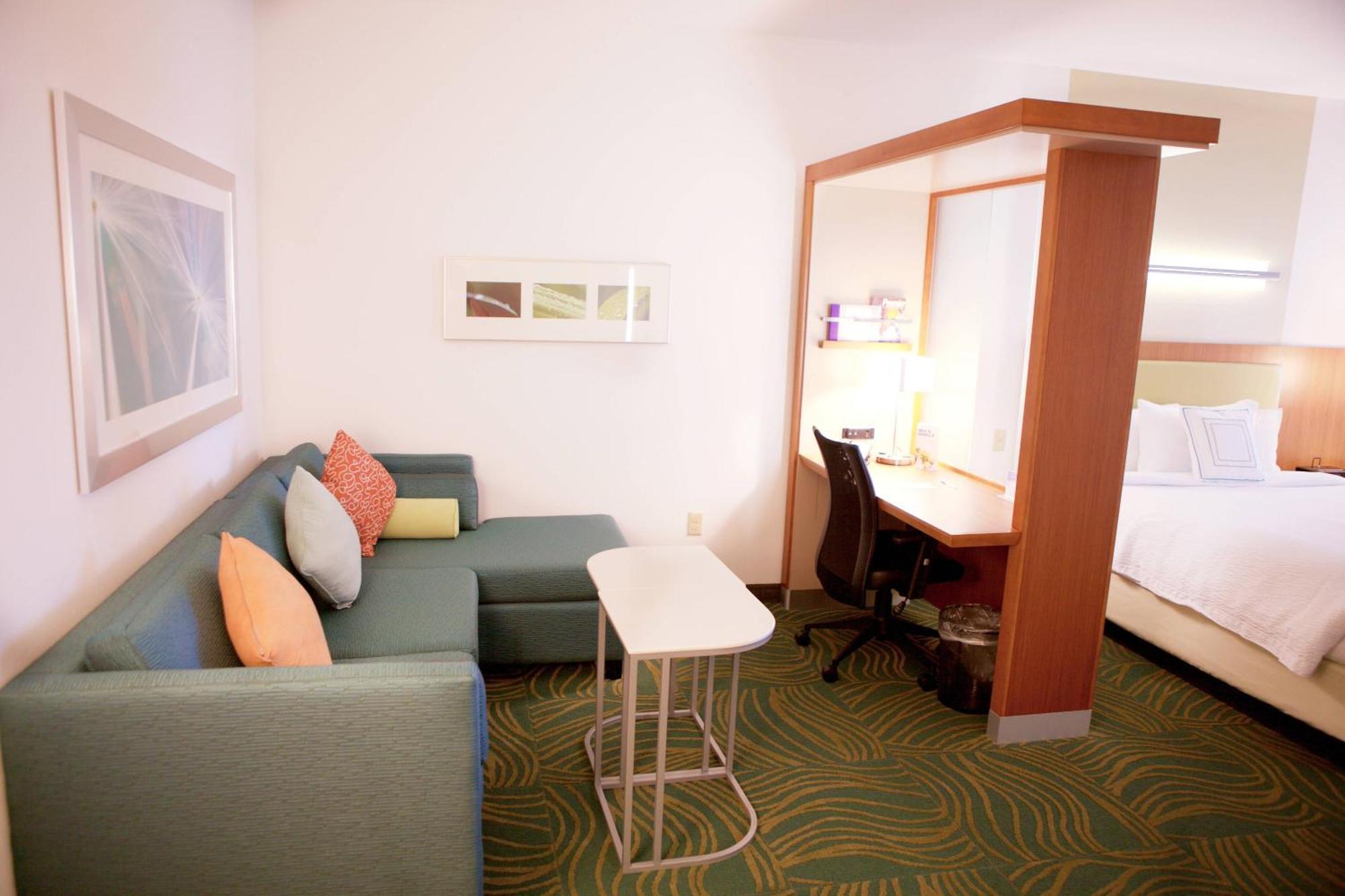 Springhill Suites By Marriott Wichita Airport Esterno foto