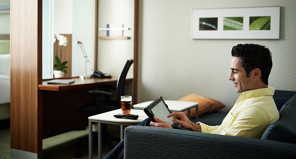 Springhill Suites By Marriott Wichita Airport Esterno foto