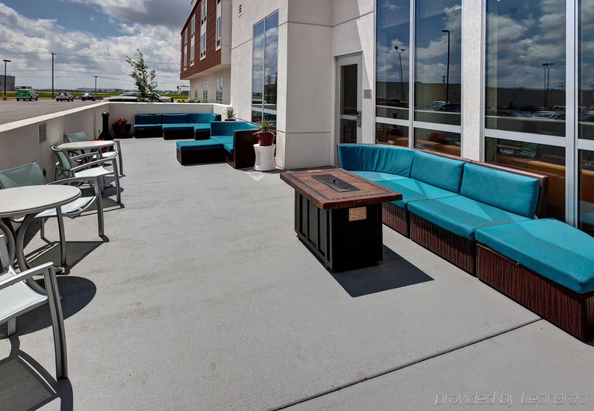 Springhill Suites By Marriott Wichita Airport Esterno foto