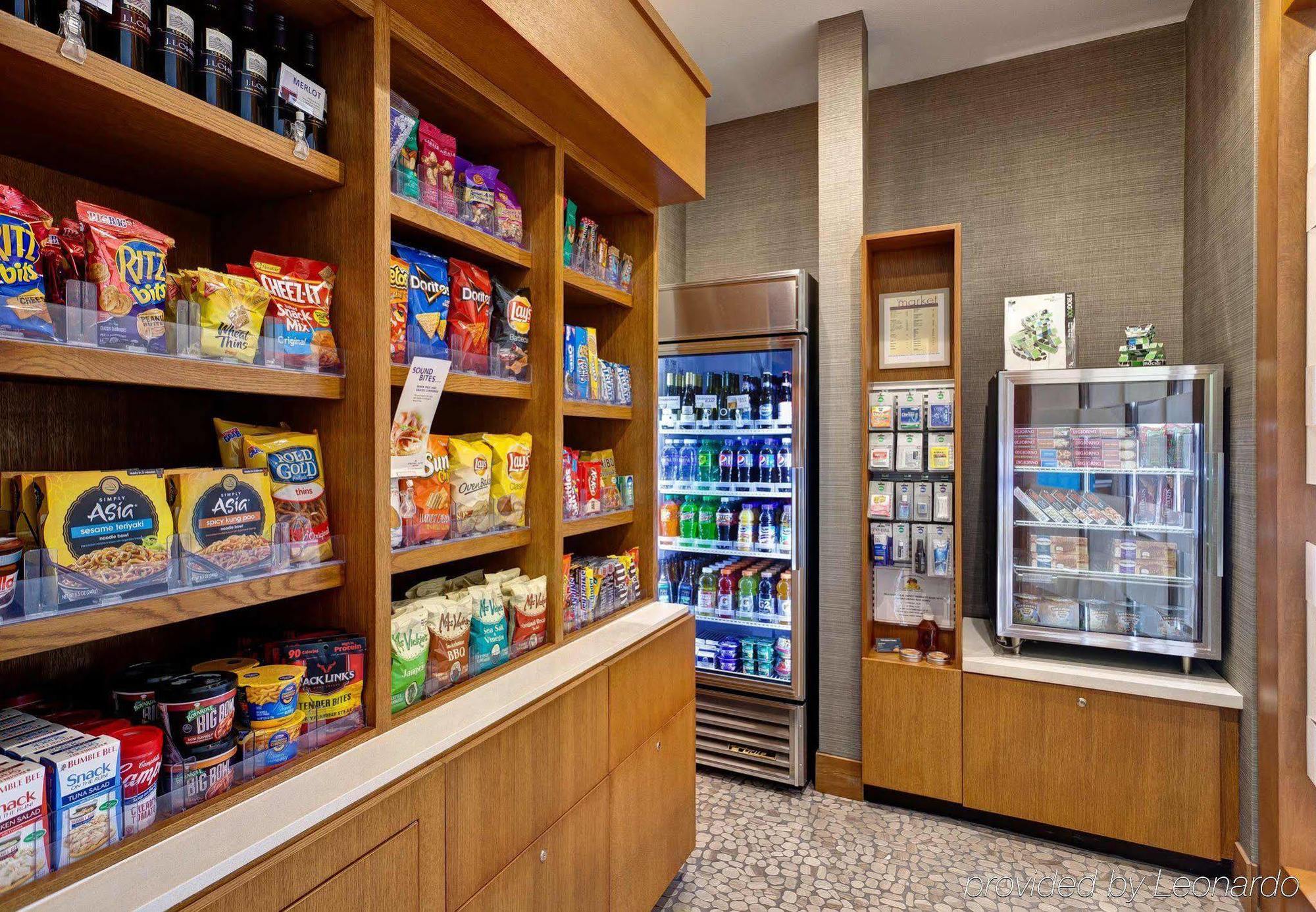 Springhill Suites By Marriott Wichita Airport Esterno foto