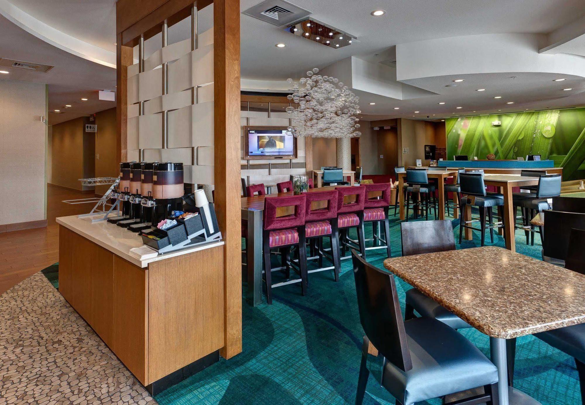 Springhill Suites By Marriott Wichita Airport Esterno foto