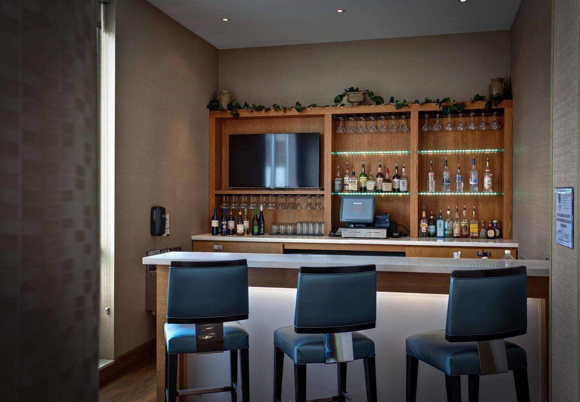 Springhill Suites By Marriott Wichita Airport Esterno foto
